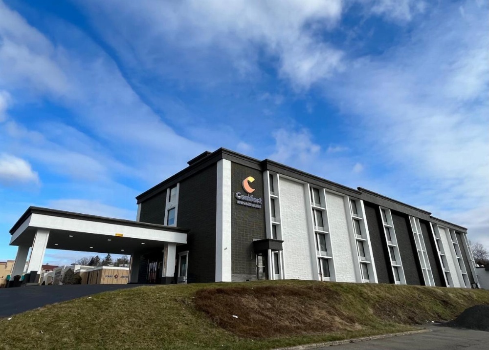 Comfort Inn & Suites Image 16