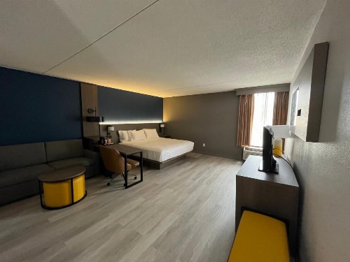 Comfort Inn & Suites image 23